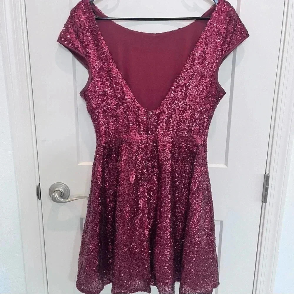 Berry Wine Red Prom HOCO Sequin Sparkly Short Dress Size 13/14 Deep V Backless - Picture 7 of 7